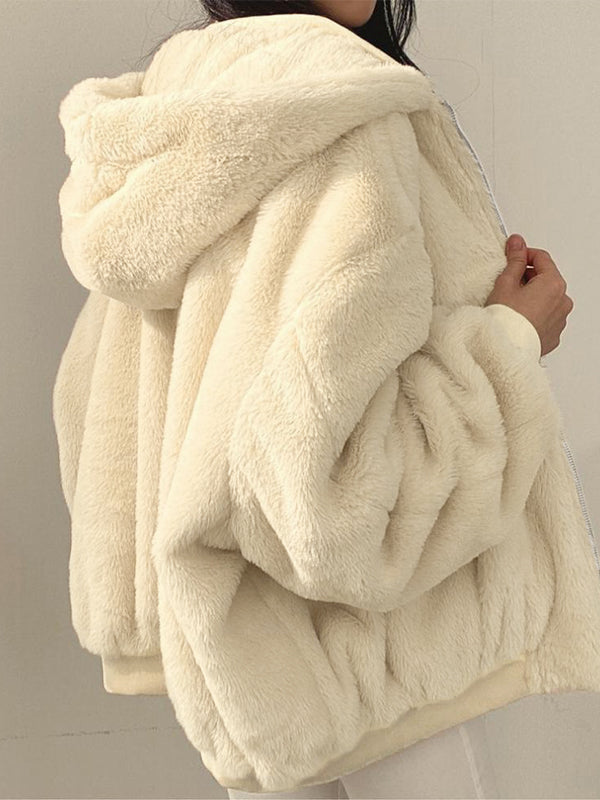 Kurtka z kapturem z dwustronnego materiału Sherpa