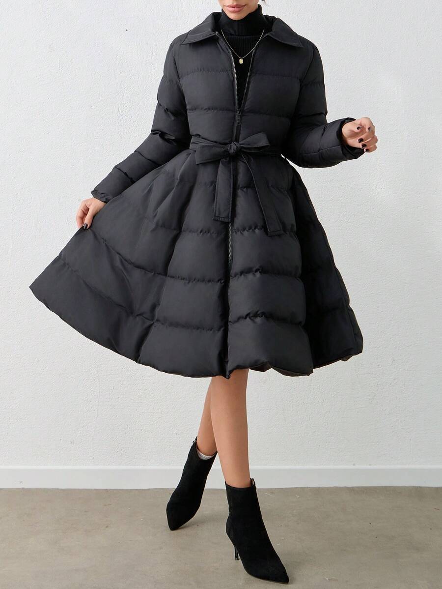 ISABEL | Pikowany płaszcz z paskiem i szerokim kołnierzem