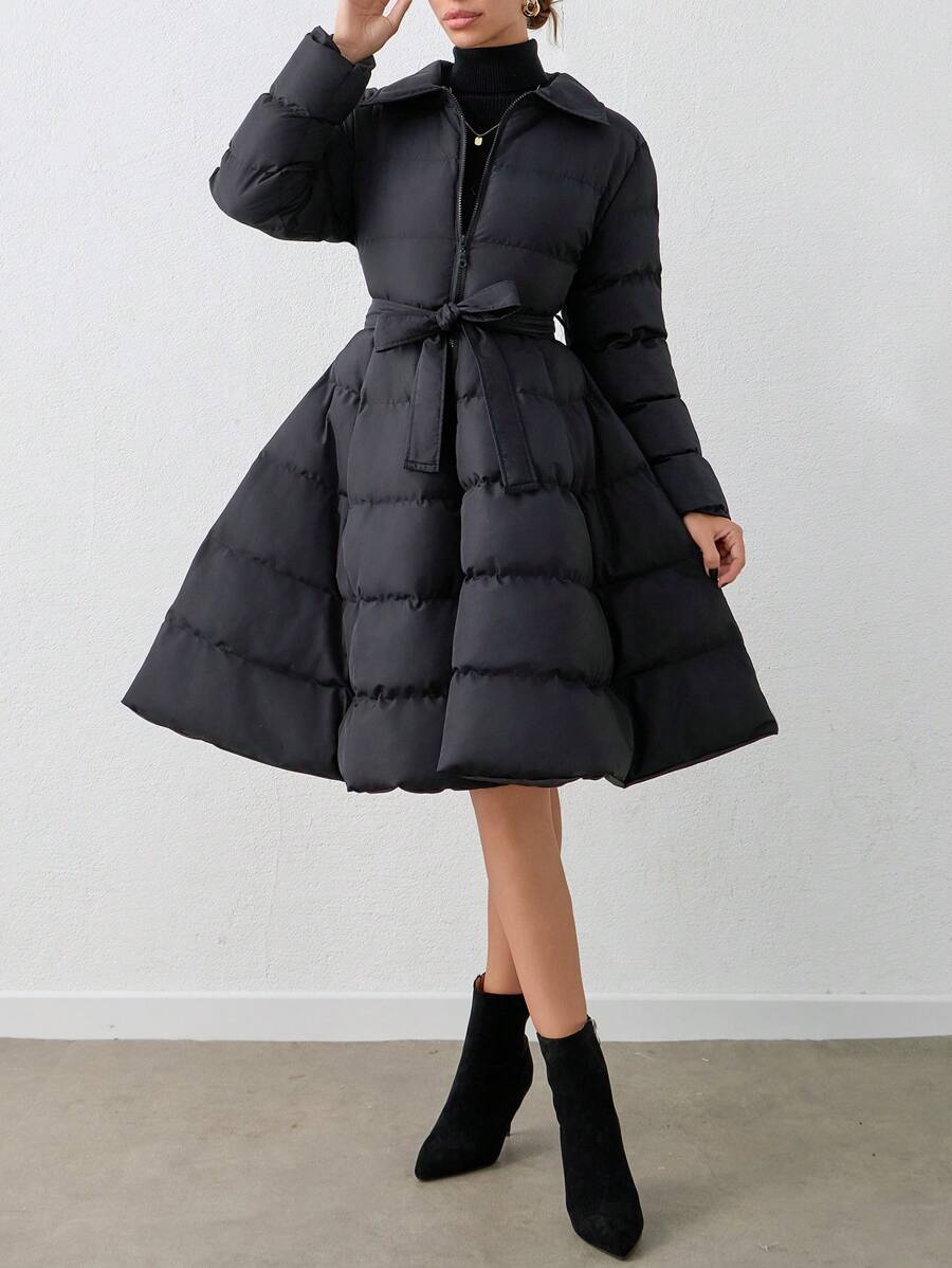 ISABEL | Pikowany płaszcz z paskiem i szerokim kołnierzem