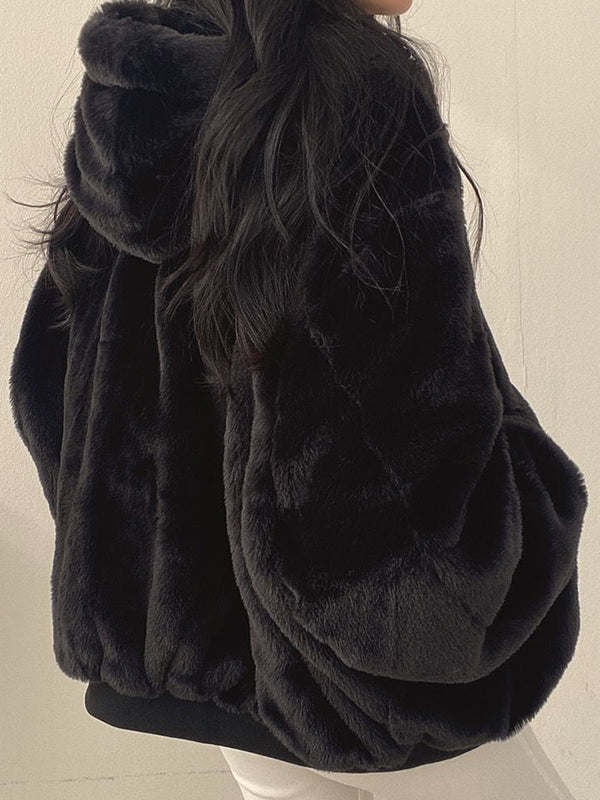 Kurtka z kapturem z dwustronnego materiału Sherpa